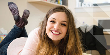 Girl _accomm _bed (1)