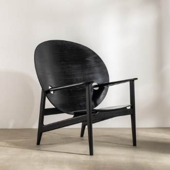 Caption: The Iklwa Chair Caption: The Iklwa Chair