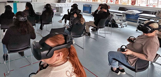 operating department practice undergraduate health students virtual reality headset classroom environment